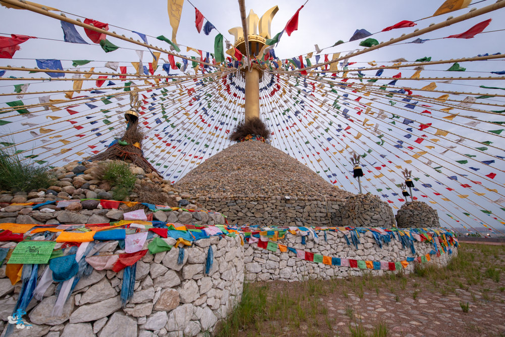 內蒙古旅遊推薦》伊克敖包 - 中國第一敖包 康巴什最高地標