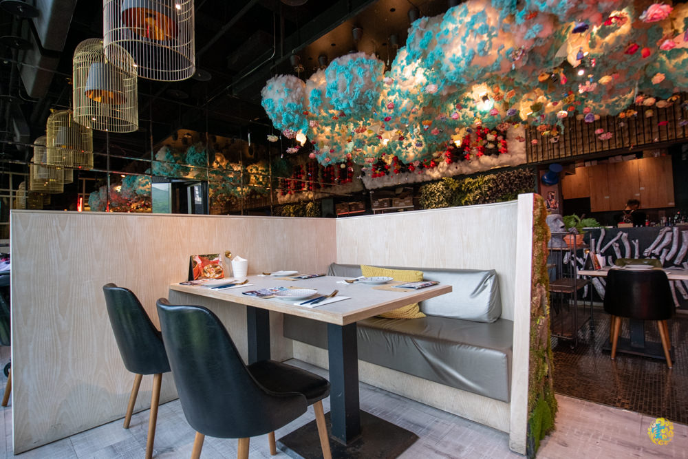 大直美食》棧 F.M.L Cafe 花樣拿鐵 - 夢幻浪漫的花草森林 視覺系設計的 FML Cafe