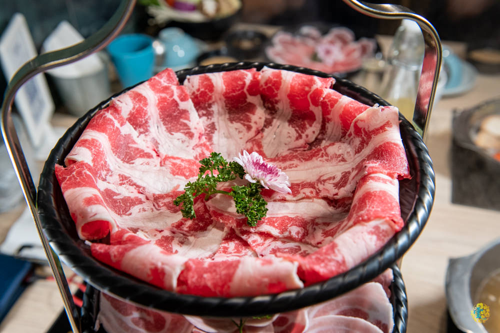 新竹巨城火鍋》湯作鍋物 - 天然無添加當天現熬湯底 不能錯過的嚴選肉品與特色沾醬