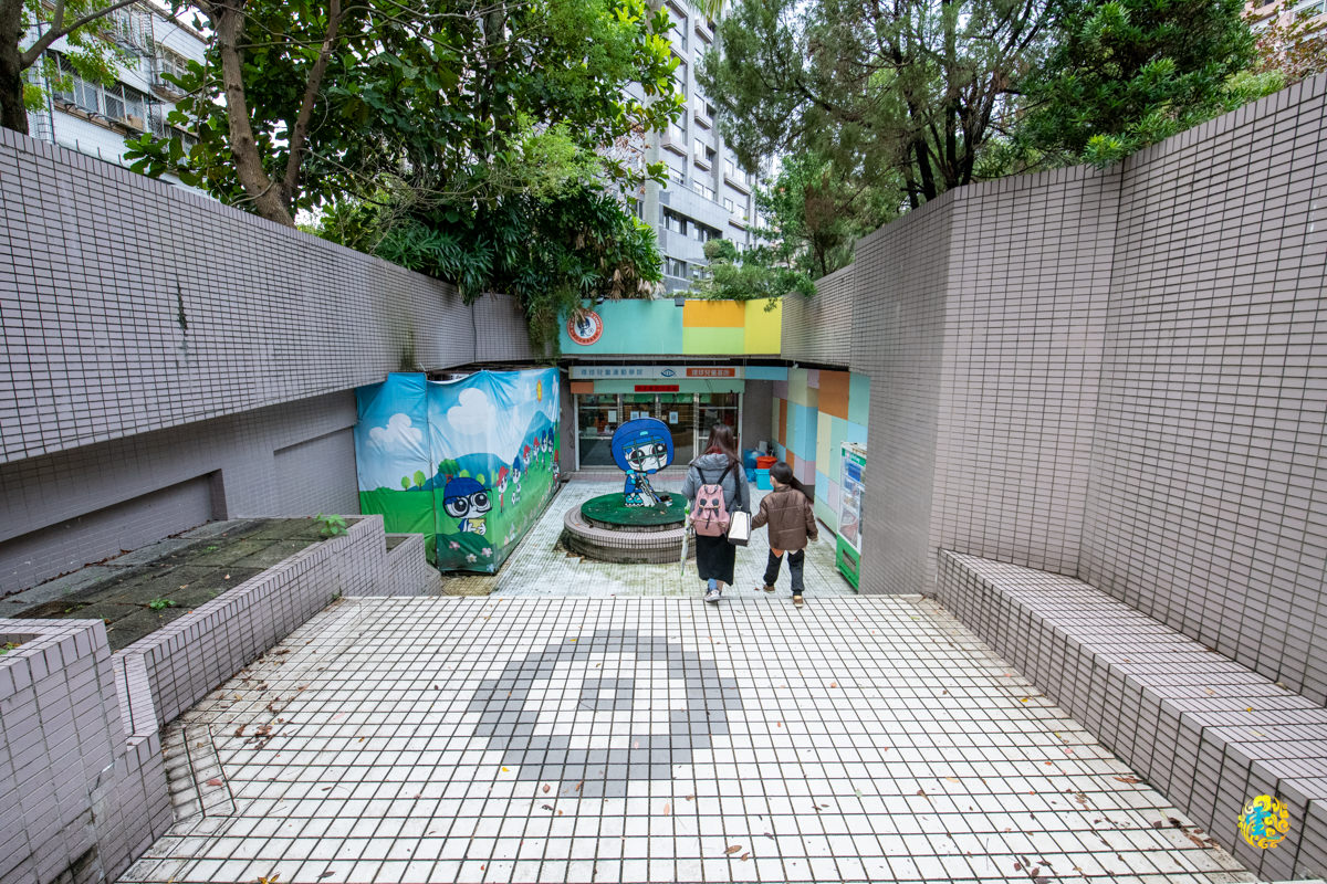 台北內湖環球兒童運動學院》內湖室內直排輪教學｜全台唯一專為兒童打造的室內運動場